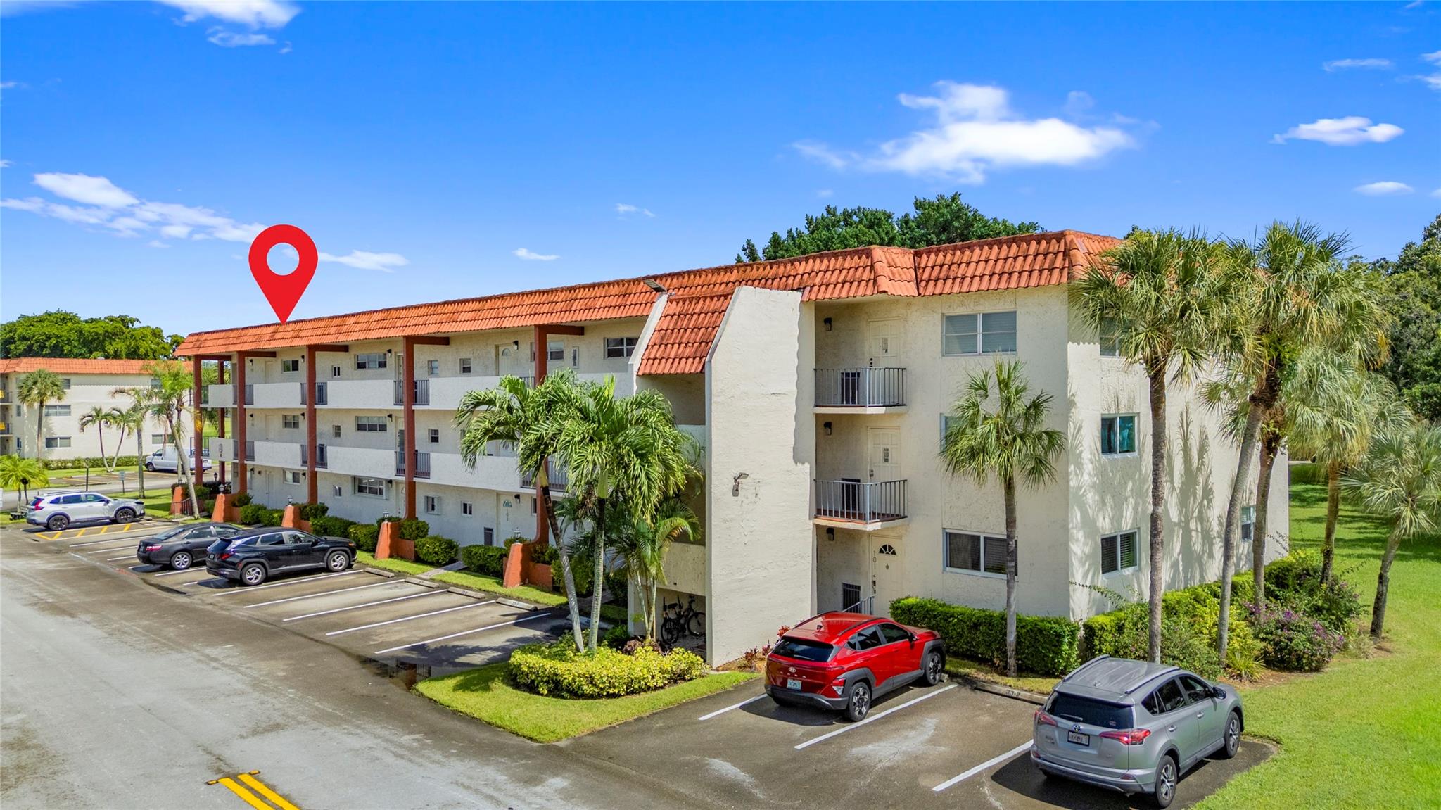 HOLLYBROOK - Residential
