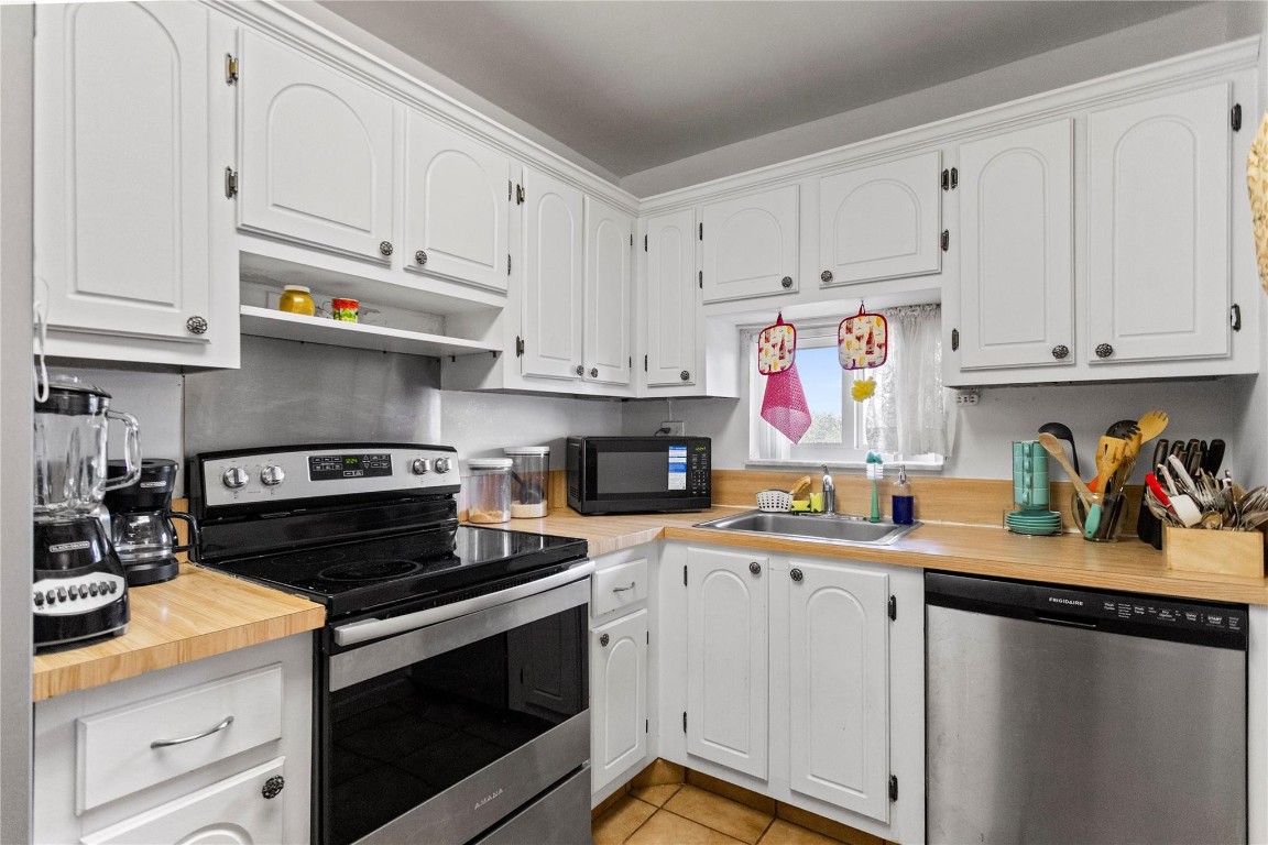 HOLLYBROOK - Residential