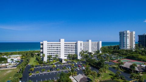 A home in Hutchinson Island