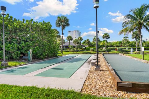 A home in Hutchinson Island