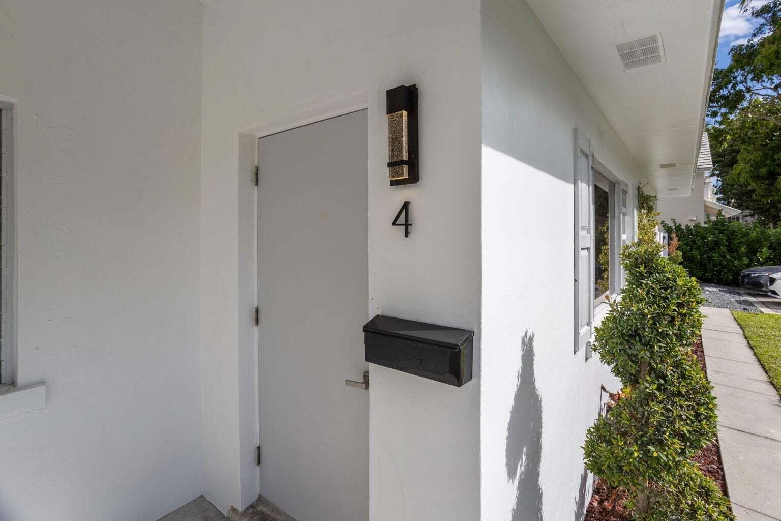 DELRAY TOWN OF - Residential Lease