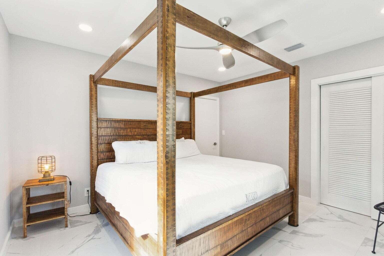 DELRAY TOWN OF - Residential Lease