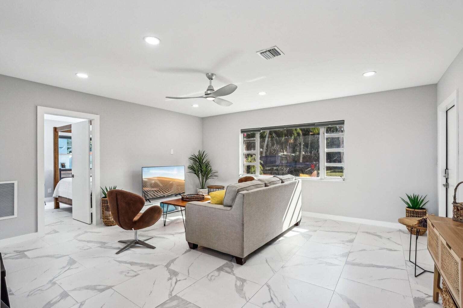 DELRAY TOWN OF - Residential Lease