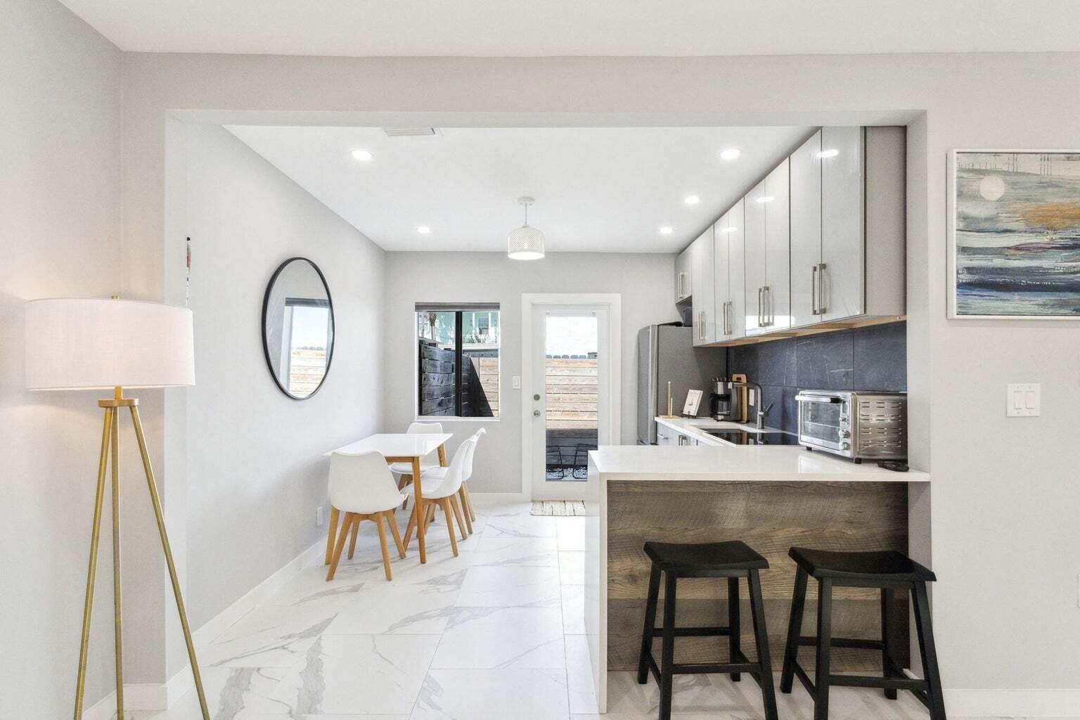 DELRAY TOWN OF - Residential Lease