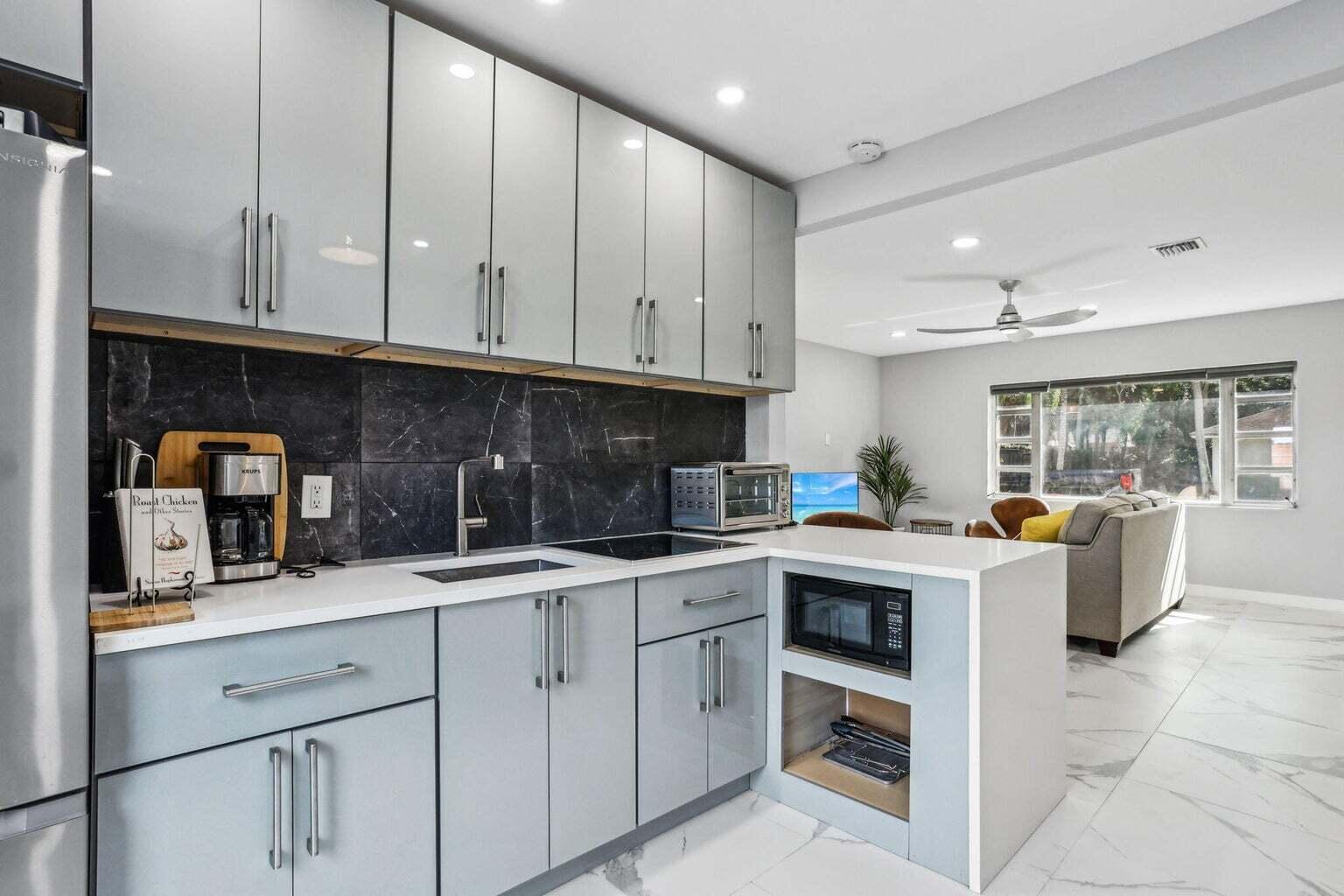 DELRAY TOWN OF - Residential Lease