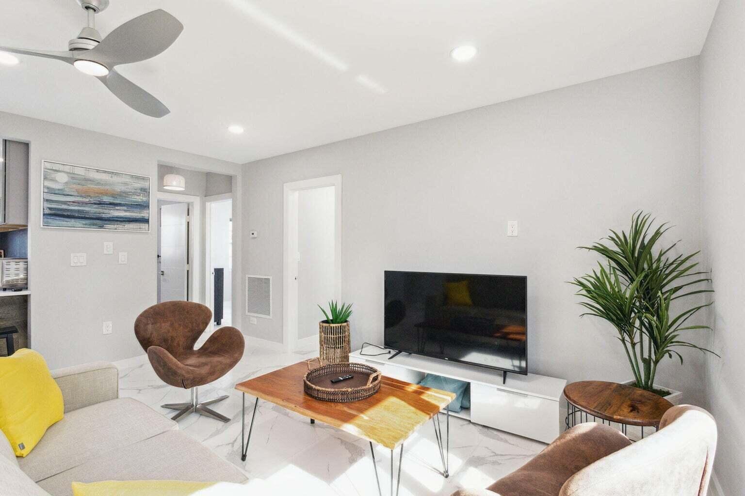 DELRAY TOWN OF - Residential Lease