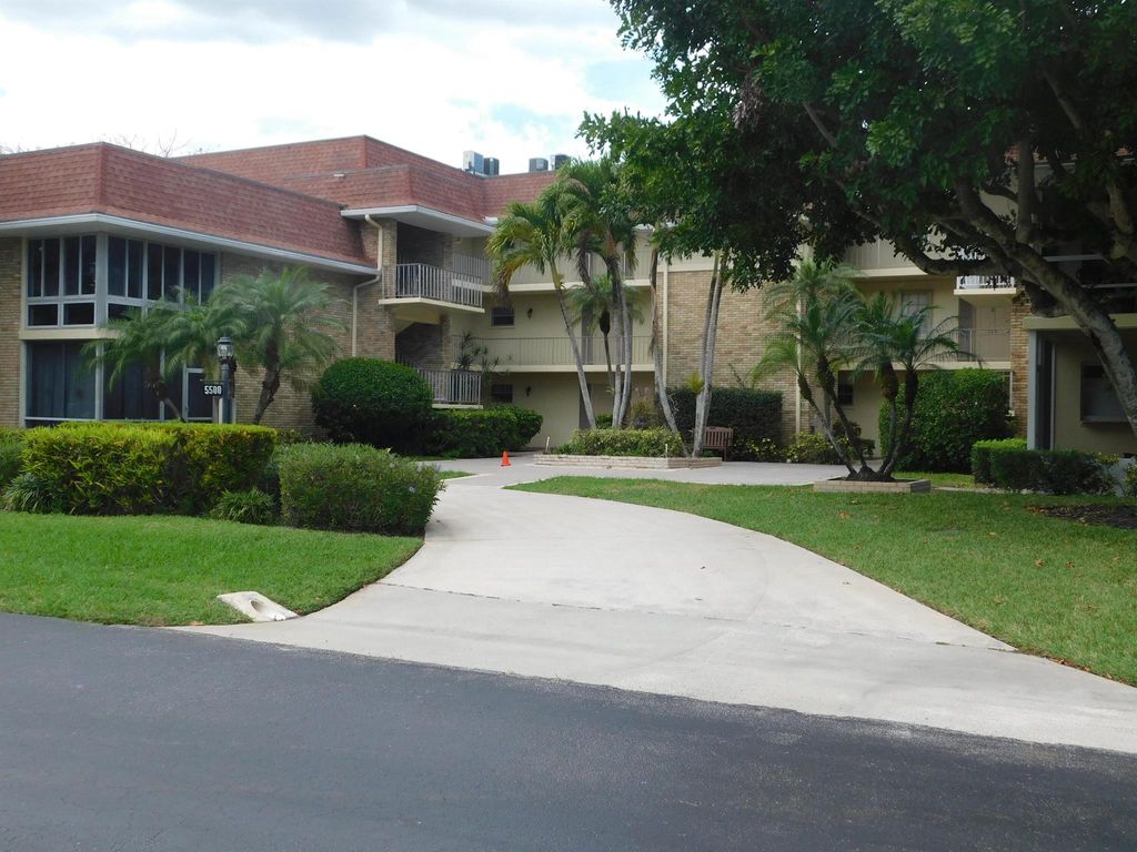 Photo of 5500 Tamberlane Circle #305, Palm Beach Gardens, FL 33418 (MLS # R11080988)