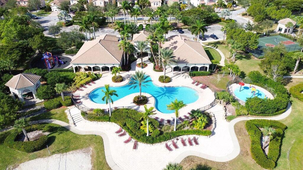 VIZCAYA FALLS PLAT 2 - Residential Lease