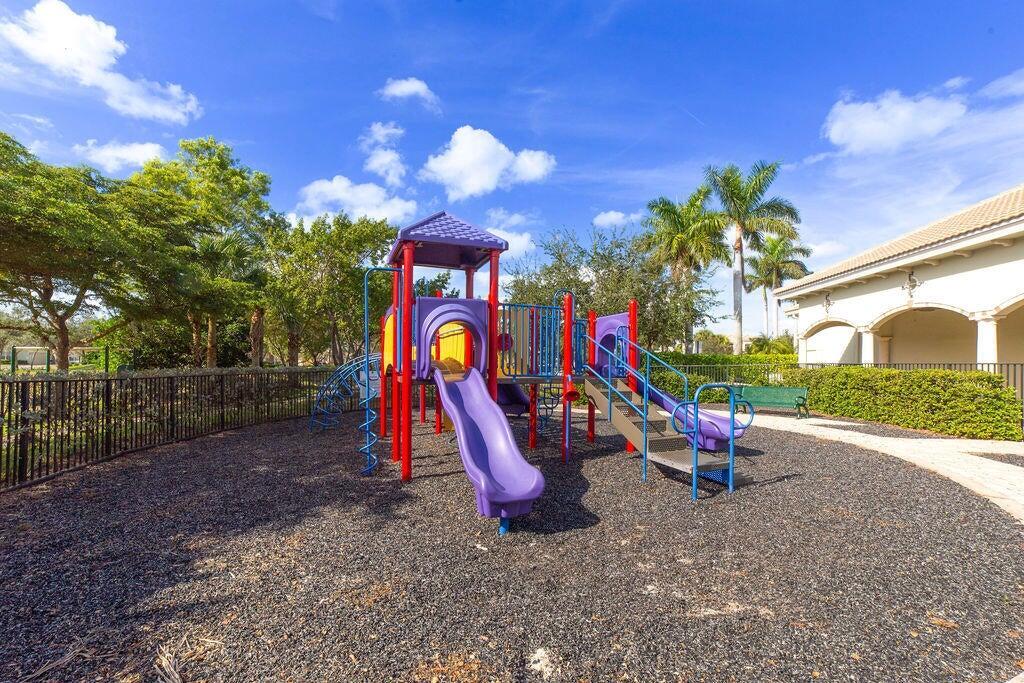 VIZCAYA FALLS PLAT 2 - Residential Lease