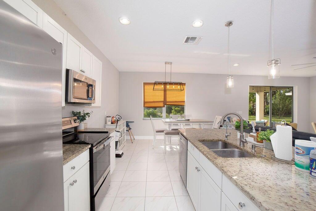 VIZCAYA FALLS PLAT 2 - Residential Lease