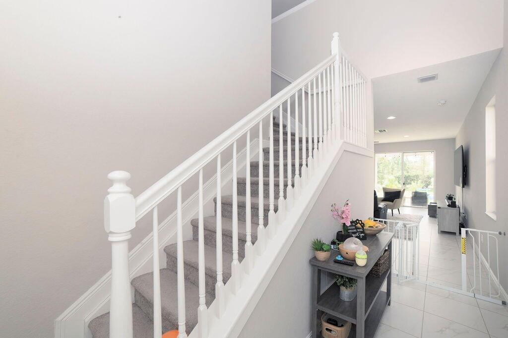 VIZCAYA FALLS PLAT 2 - Residential Lease