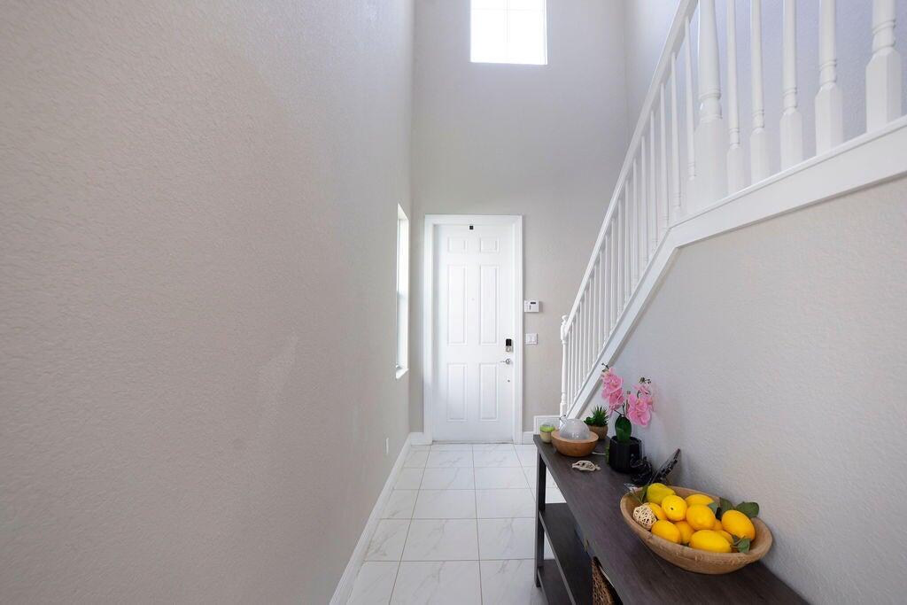 VIZCAYA FALLS PLAT 2 - Residential Lease