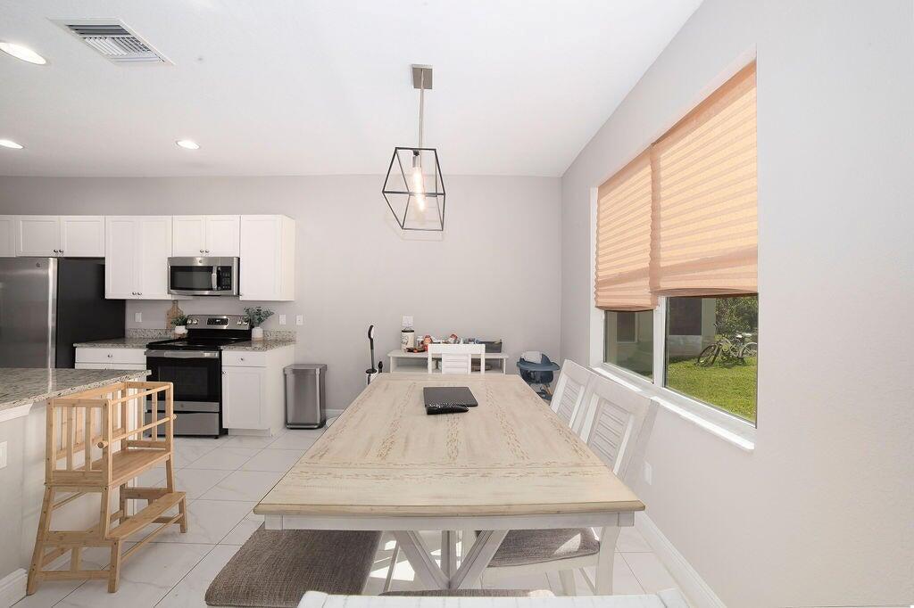 VIZCAYA FALLS PLAT 2 - Residential Lease