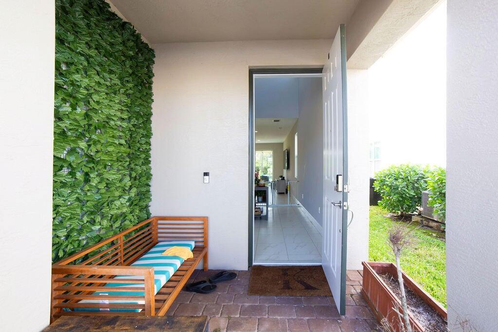 VIZCAYA FALLS PLAT 2 - Residential Lease