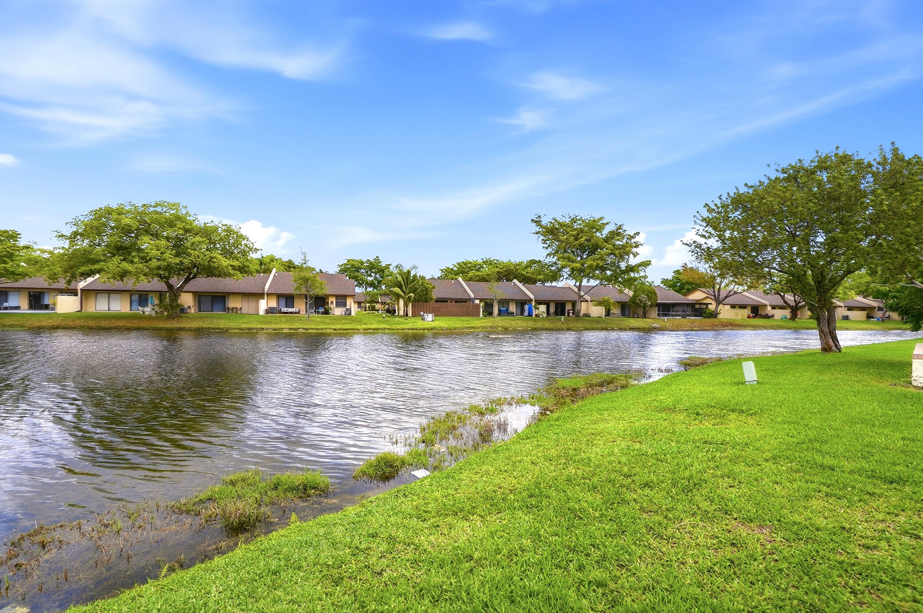 COUNTRY SQUIRE TOWNHOMES - Residential