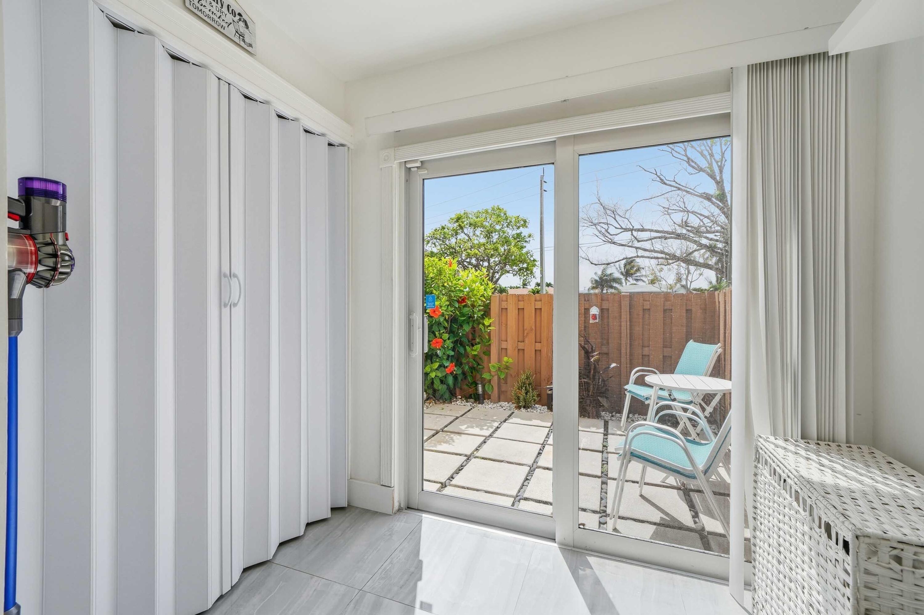 COUNTRY SQUIRE TOWNHOMES - Residential