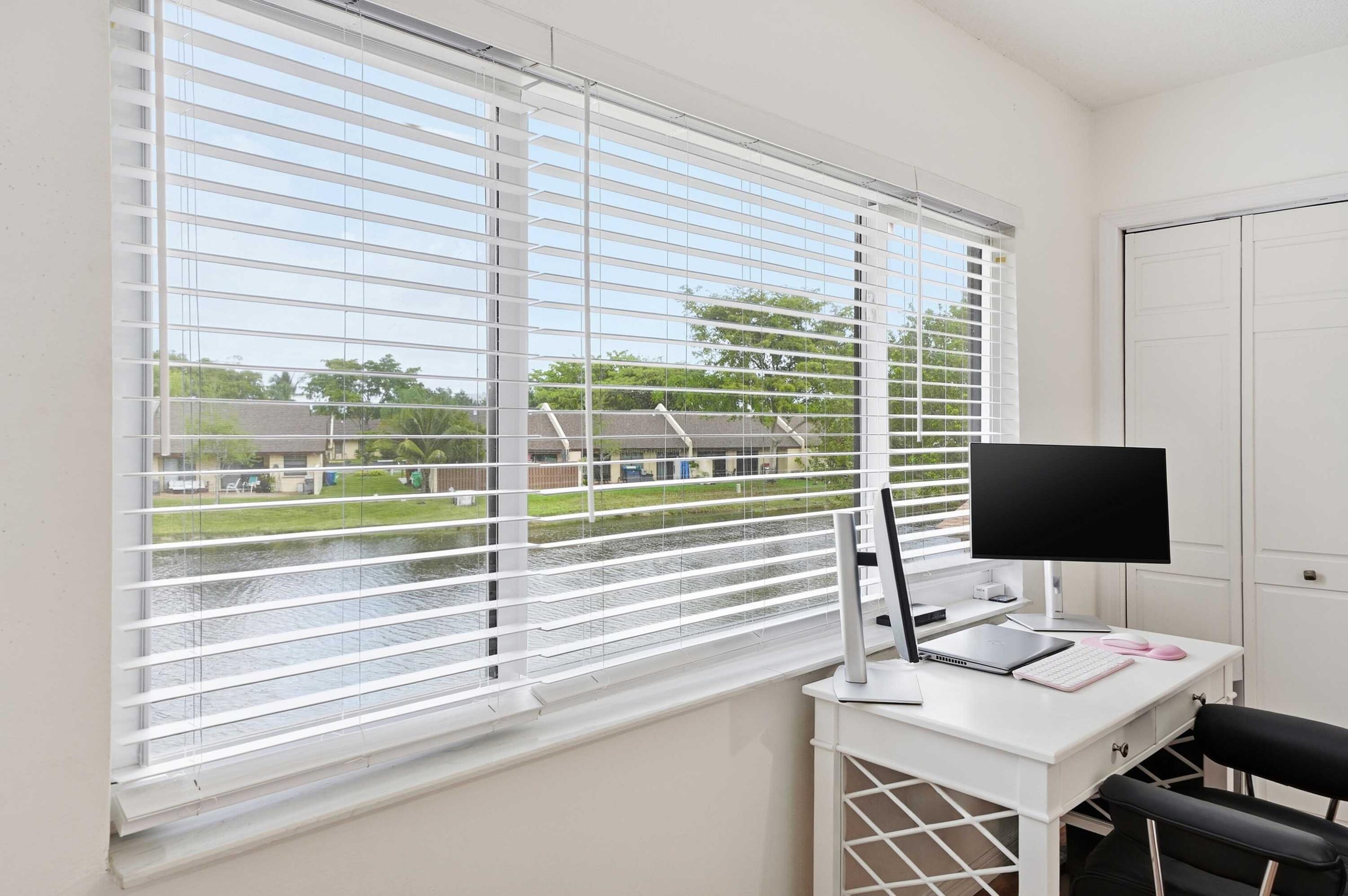 COUNTRY SQUIRE TOWNHOMES - Residential