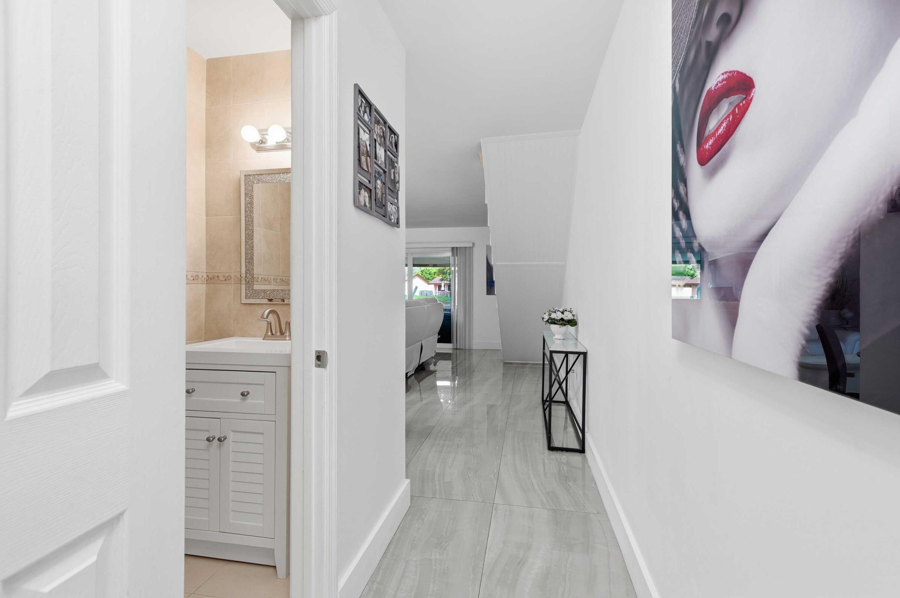 COUNTRY SQUIRE TOWNHOMES - Residential