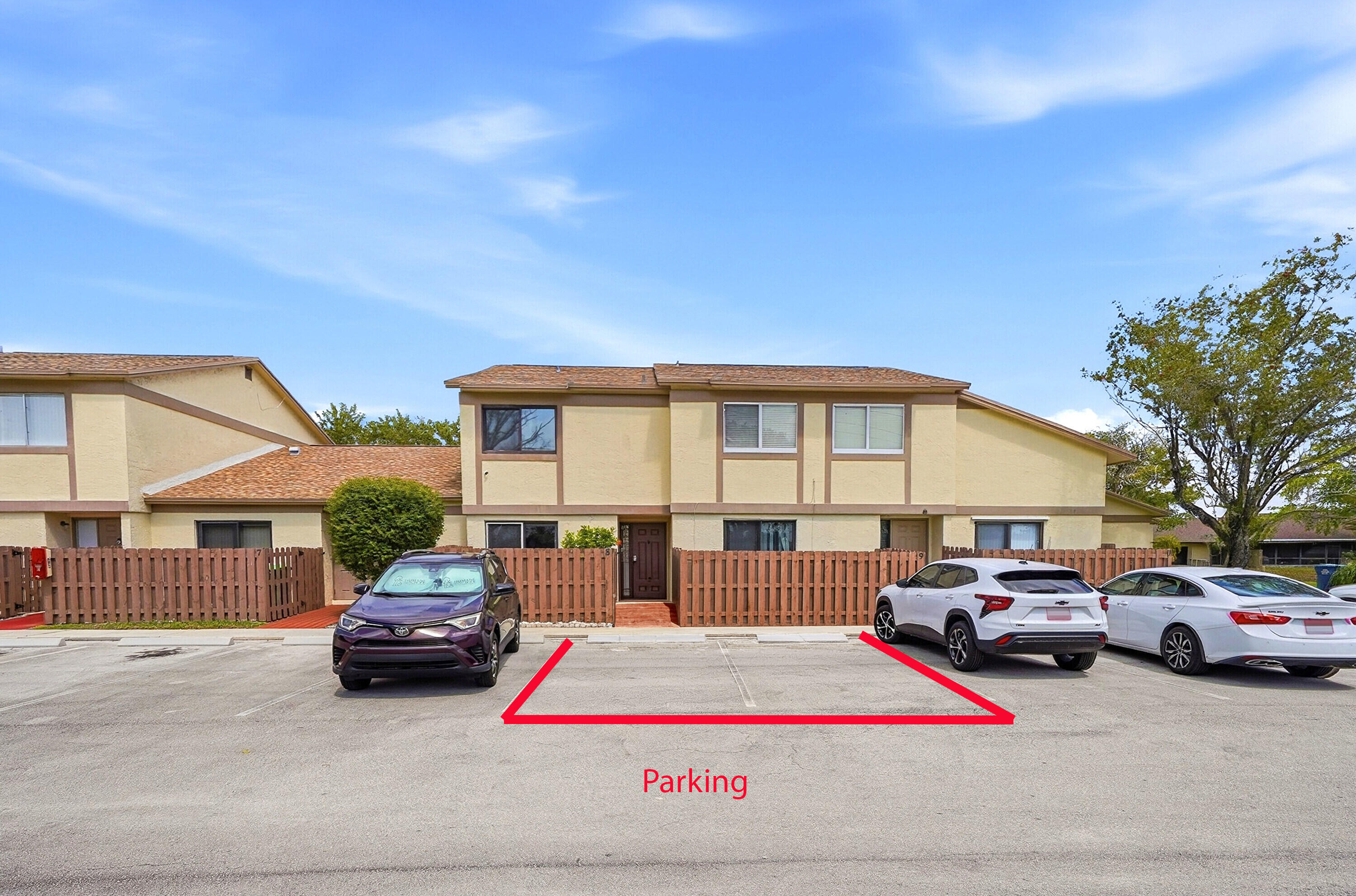 COUNTRY SQUIRE TOWNHOMES - Residential