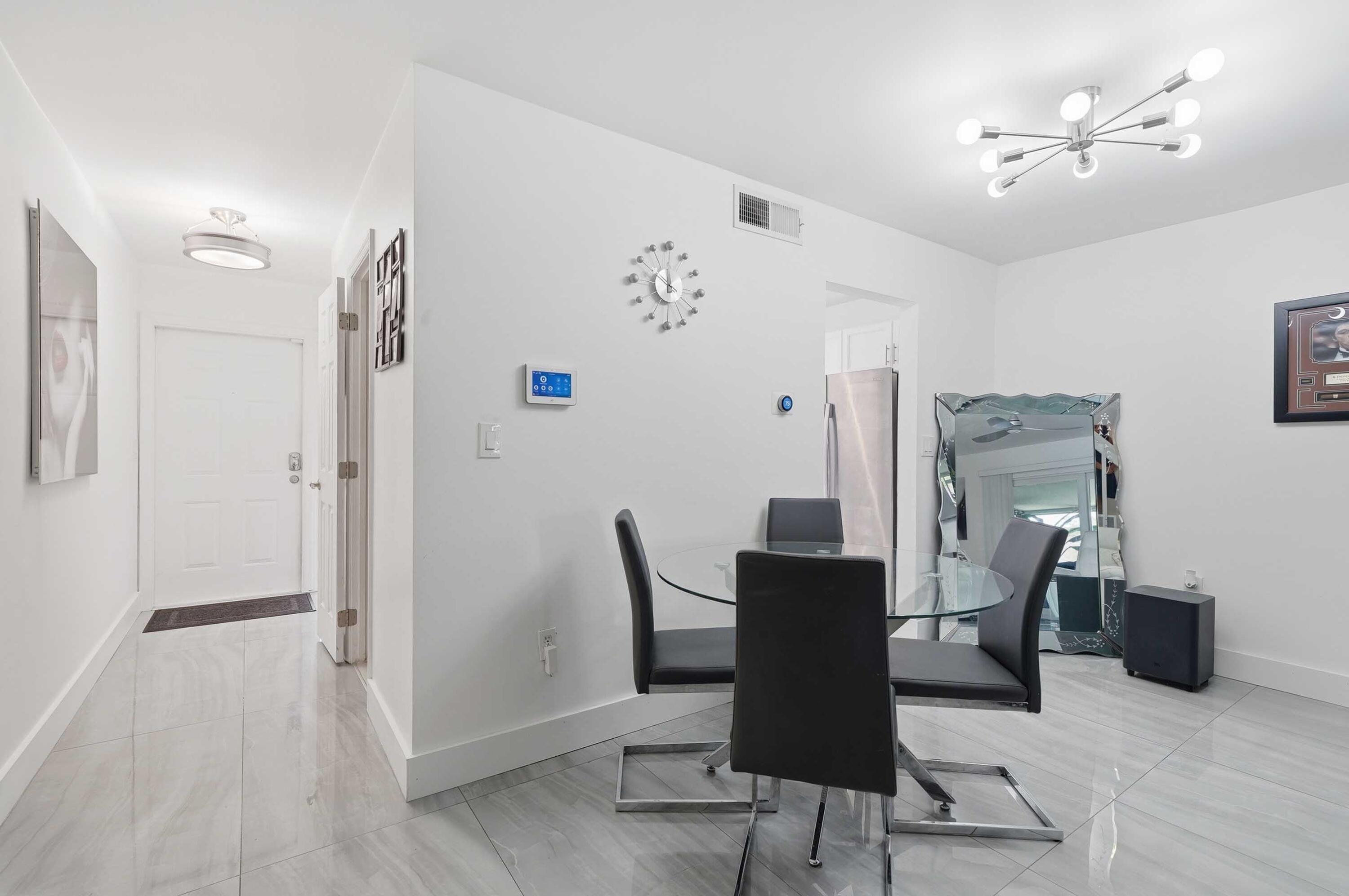 COUNTRY SQUIRE TOWNHOMES - Residential