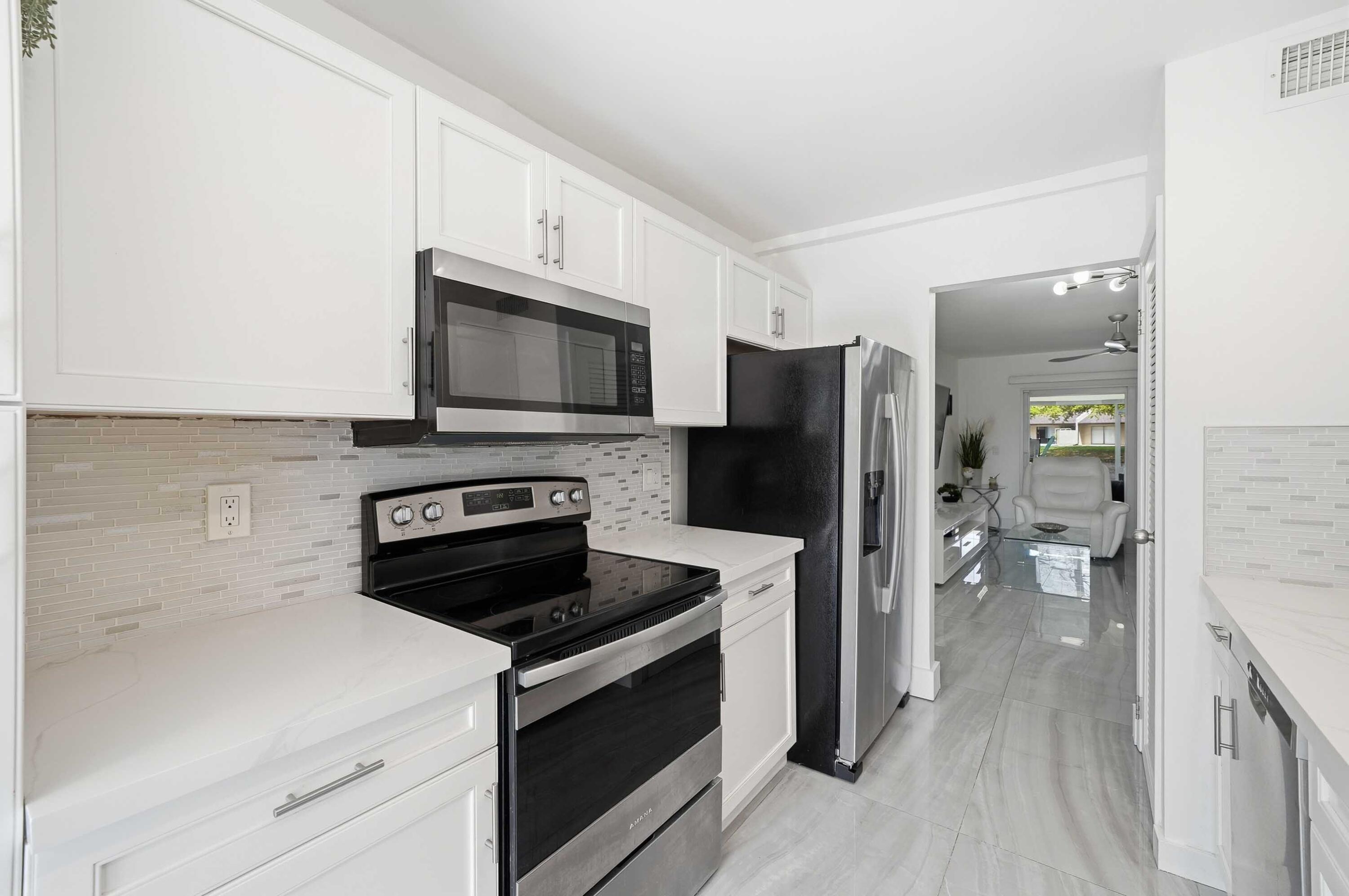 COUNTRY SQUIRE TOWNHOMES - Residential