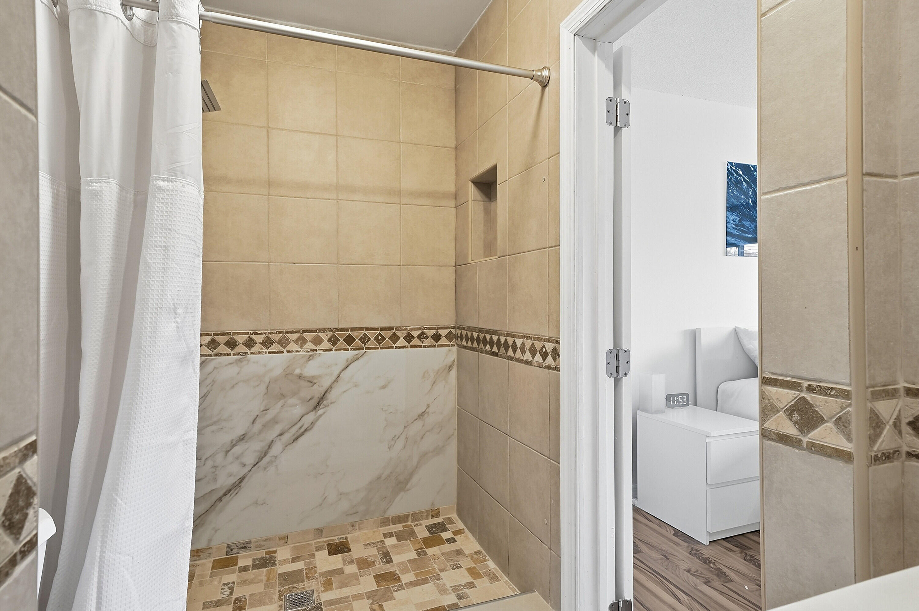 COUNTRY SQUIRE TOWNHOMES - Residential