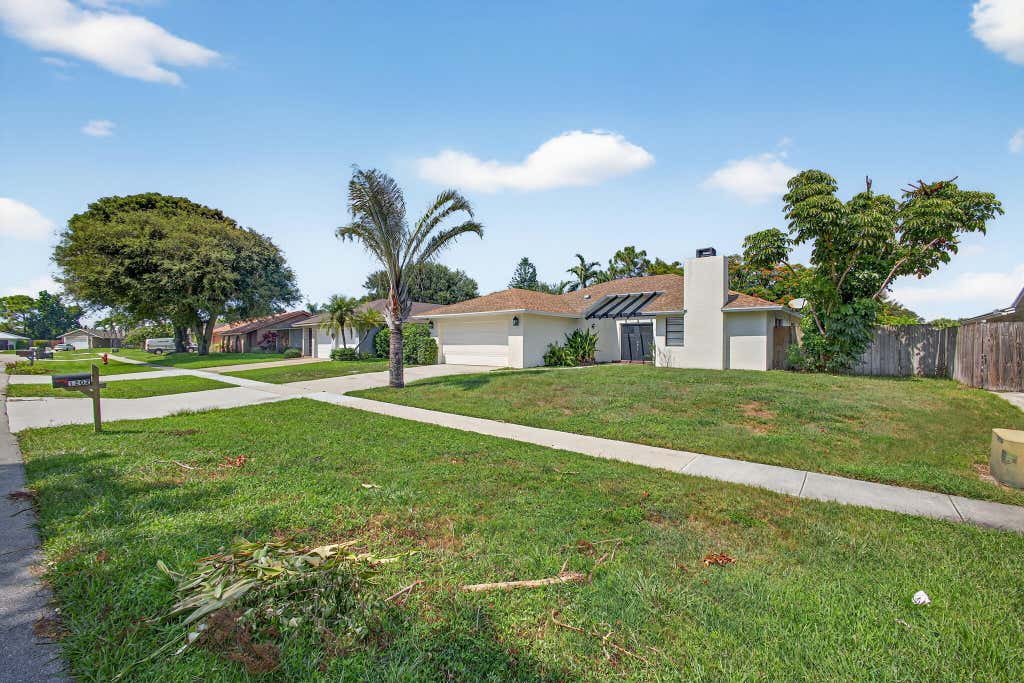 Photo of 1202 Essex Drive, Wellington, FL 33414 (MLS # B26065570)