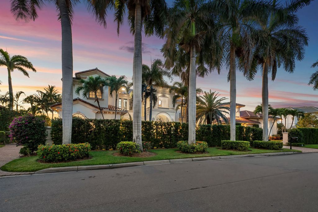 Photo of 1801 Royal Palm Way, Boca Raton, FL 33432 (MLS # R10987671)
