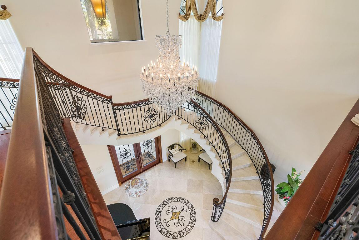 ROYAL PALM YACHT & COUNTRY CLUB - Residential