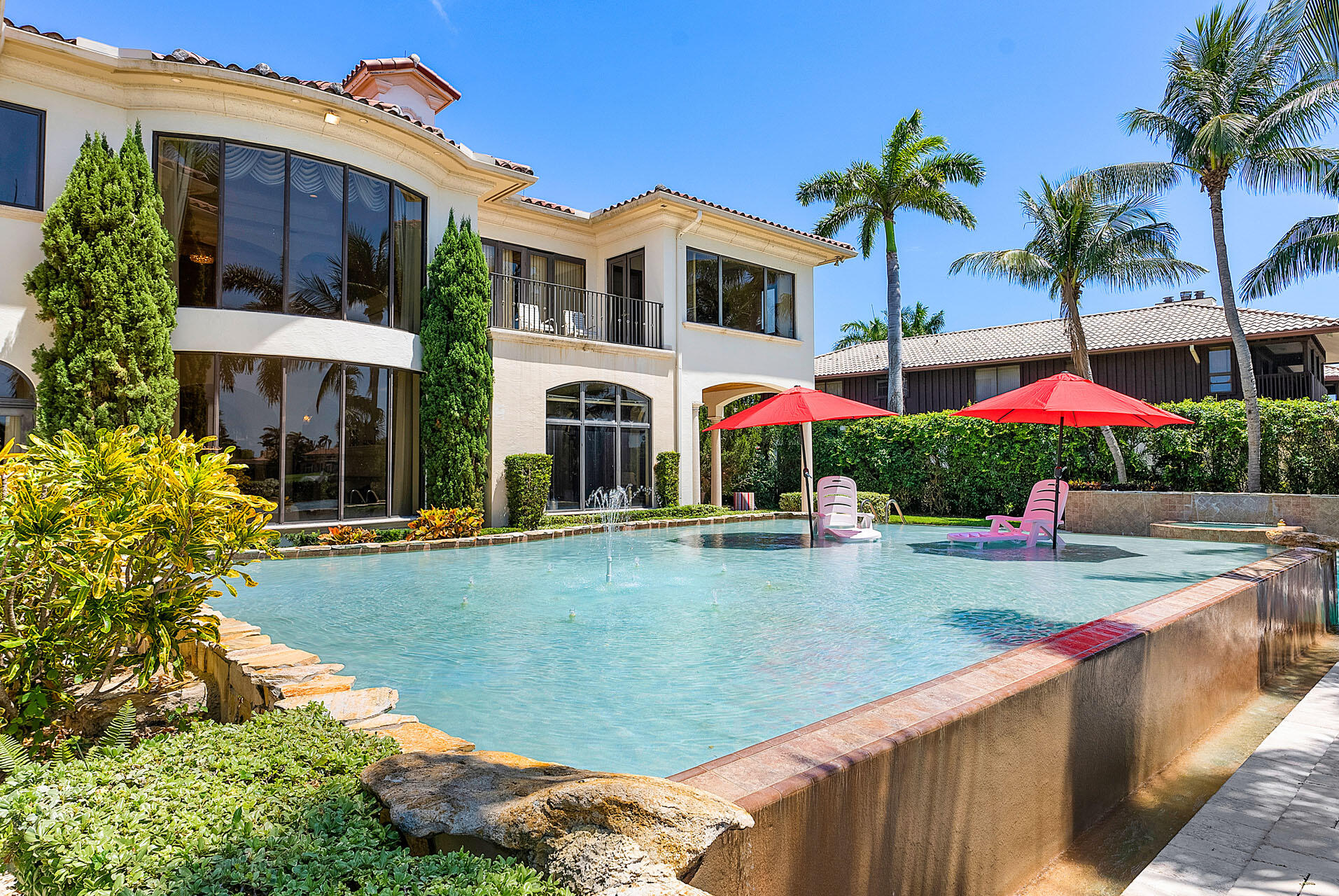 ROYAL PALM YACHT & COUNTRY CLUB - Residential