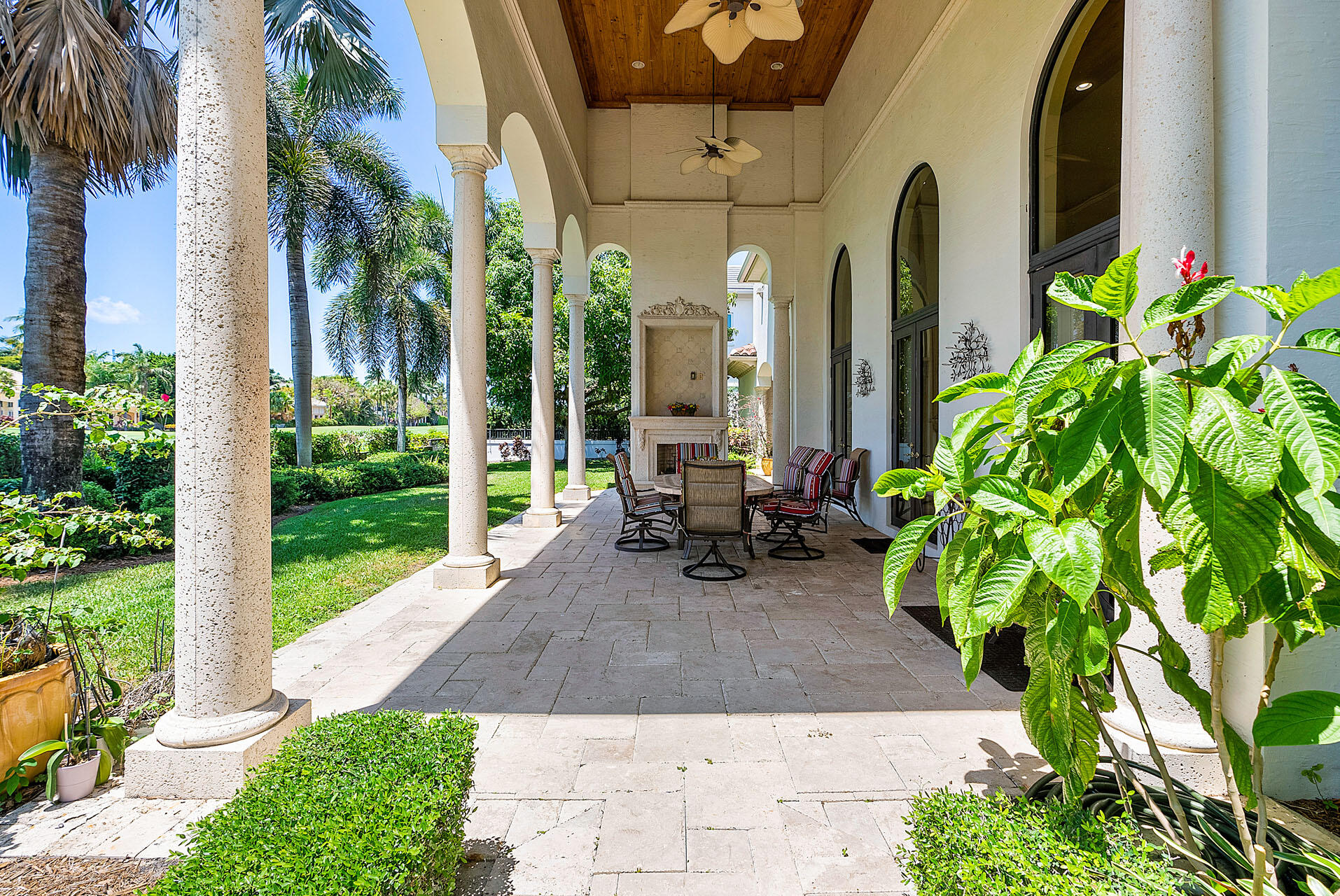 ROYAL PALM YACHT & COUNTRY CLUB - Residential