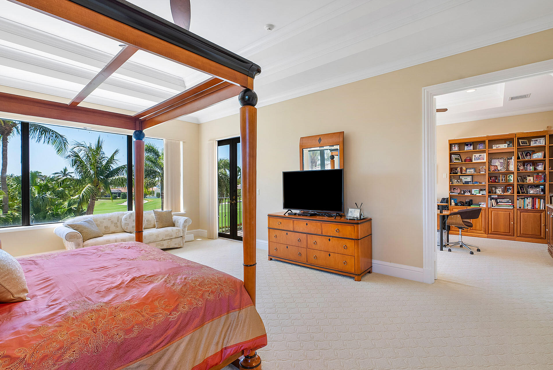 ROYAL PALM YACHT & COUNTRY CLUB - Residential