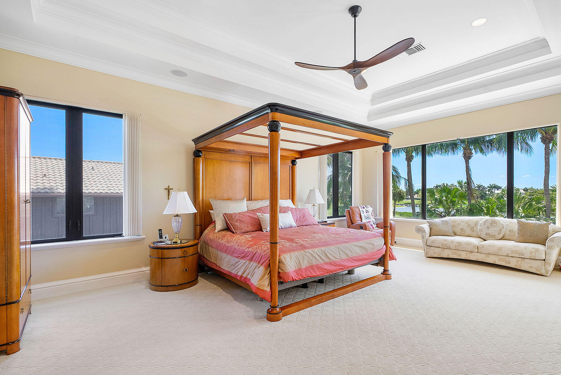 ROYAL PALM YACHT & COUNTRY CLUB - Residential