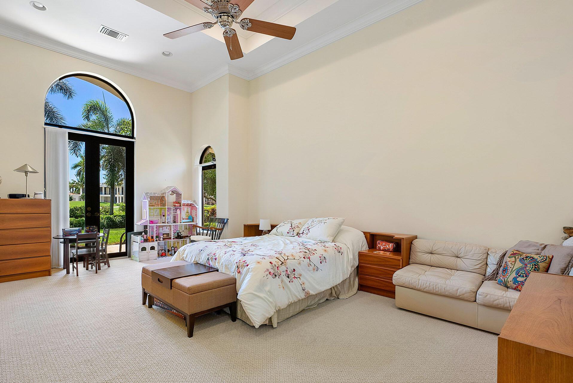 ROYAL PALM YACHT & COUNTR - Residential