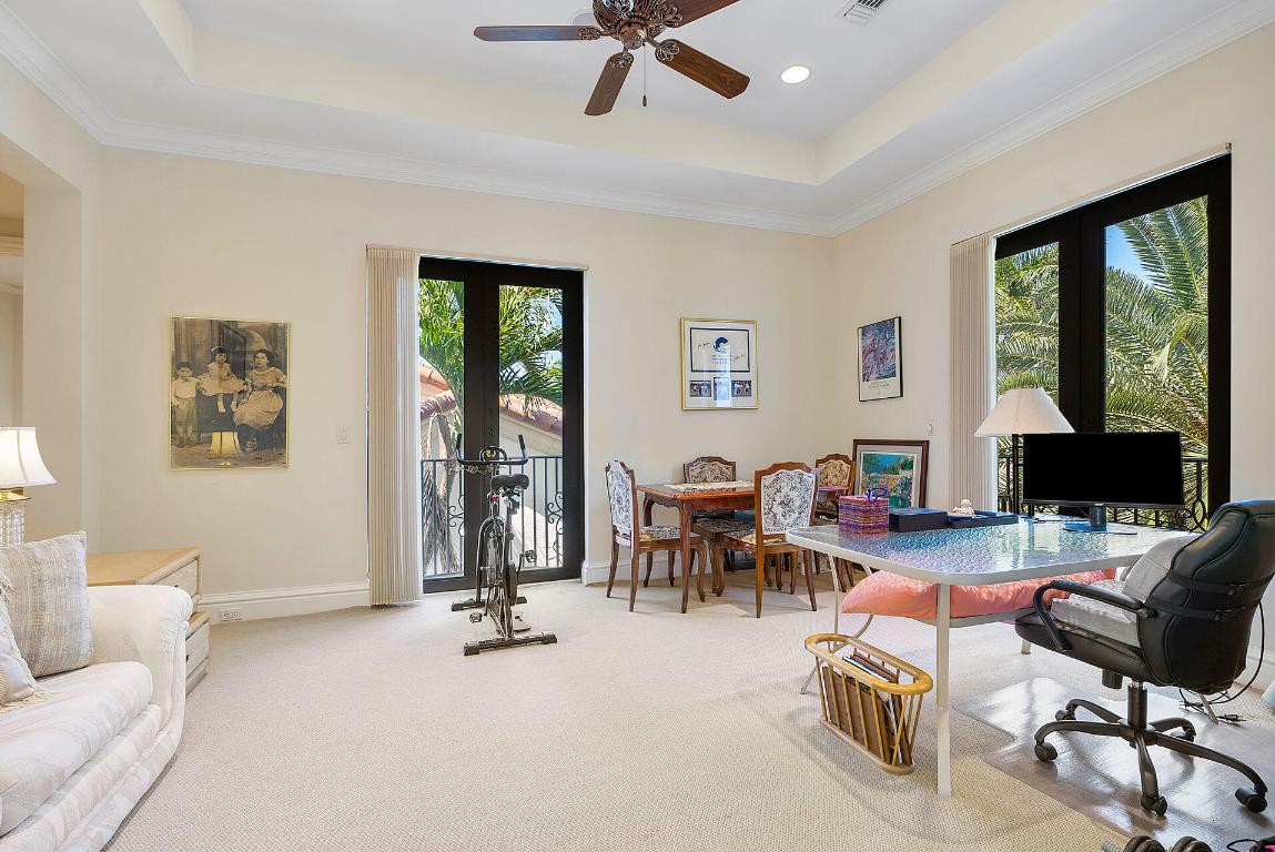 ROYAL PALM YACHT & COUNTRY CLUB - Residential