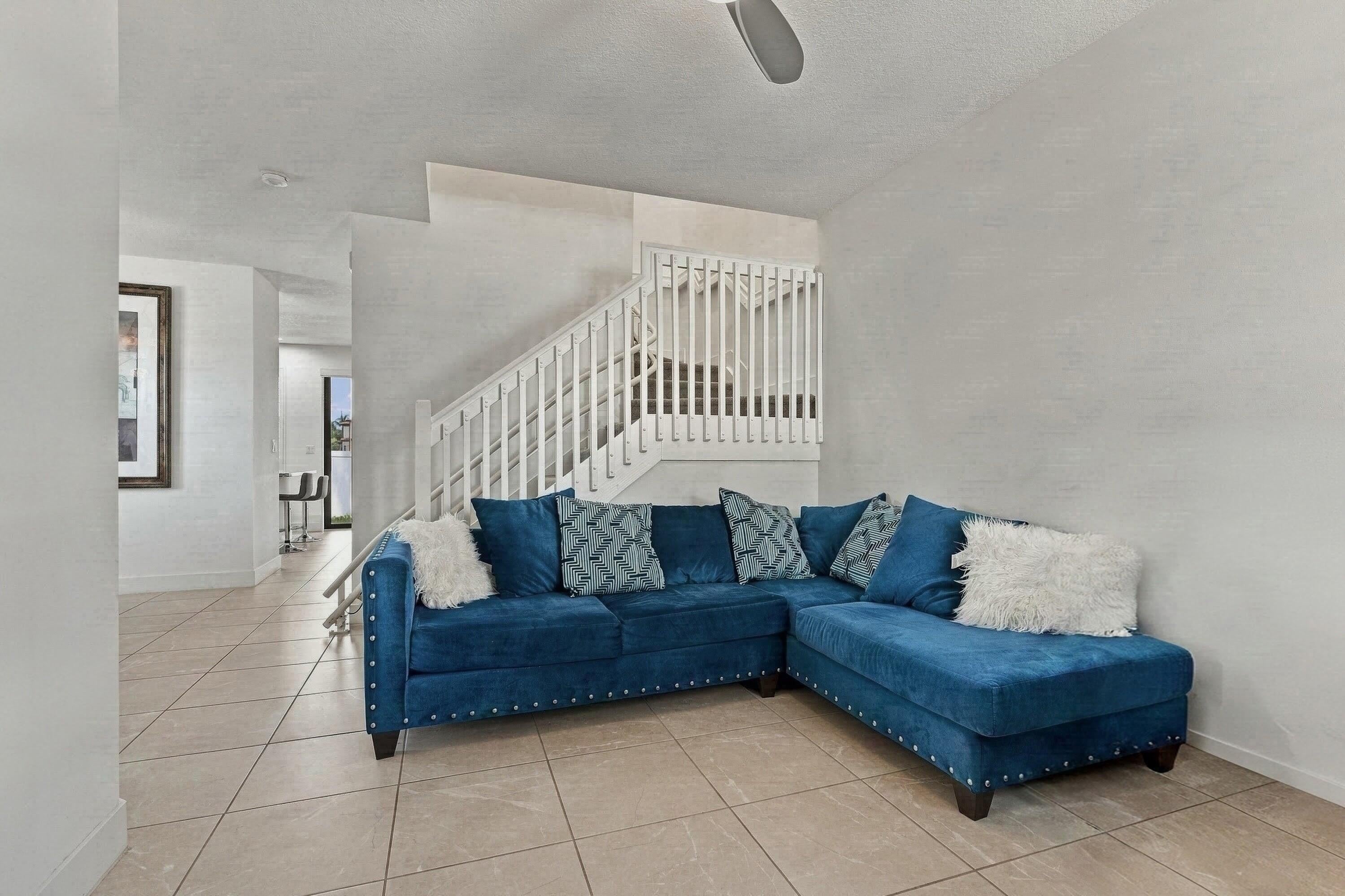 3000 KING PALM Way