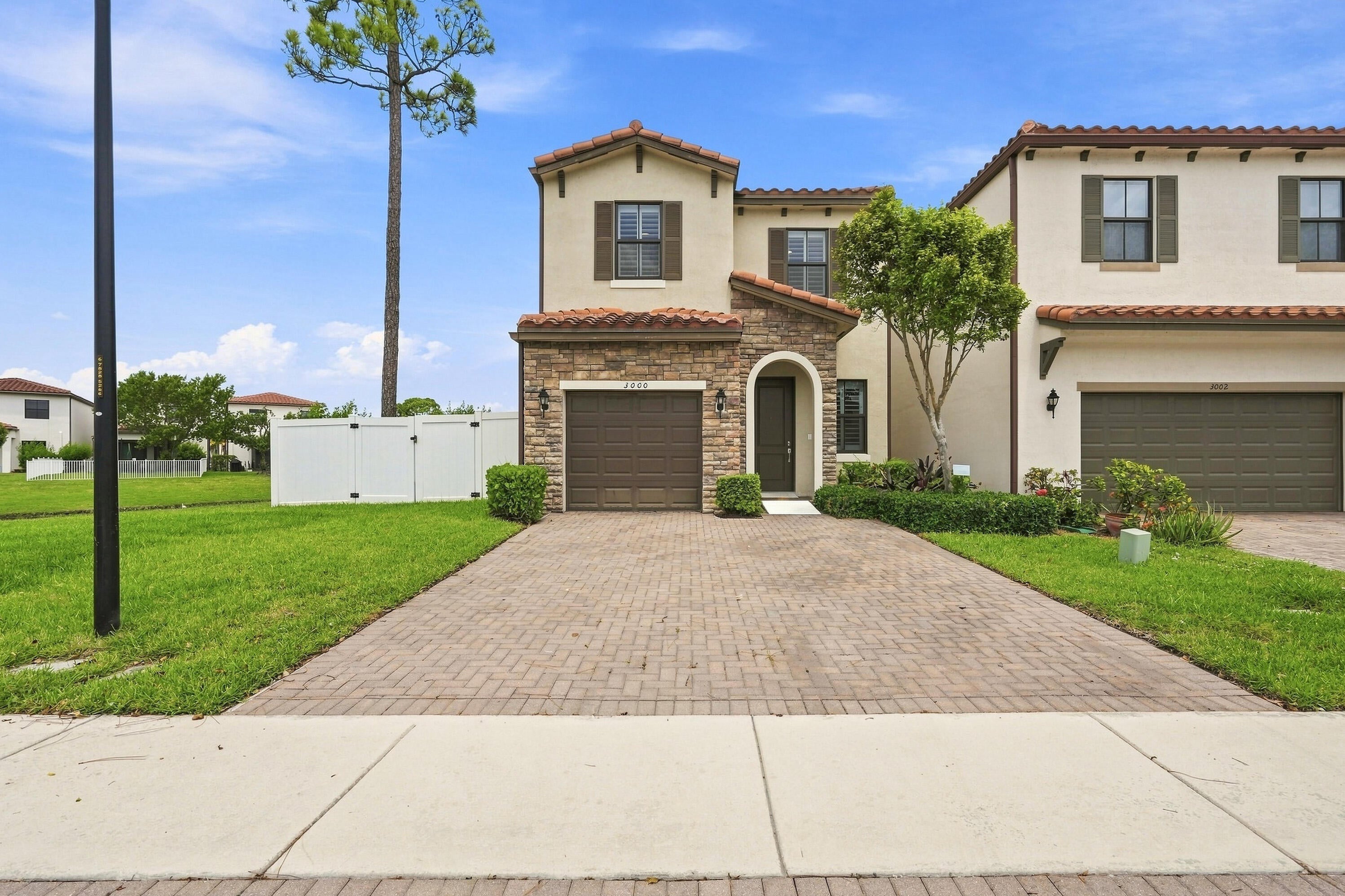 3000 KING PALM Way