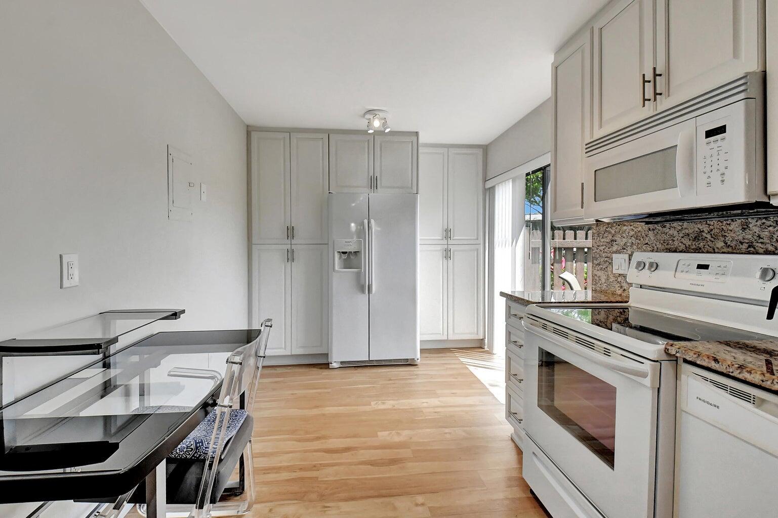 SOUTHPORT AT HUNTERS RUN - Residential Lease