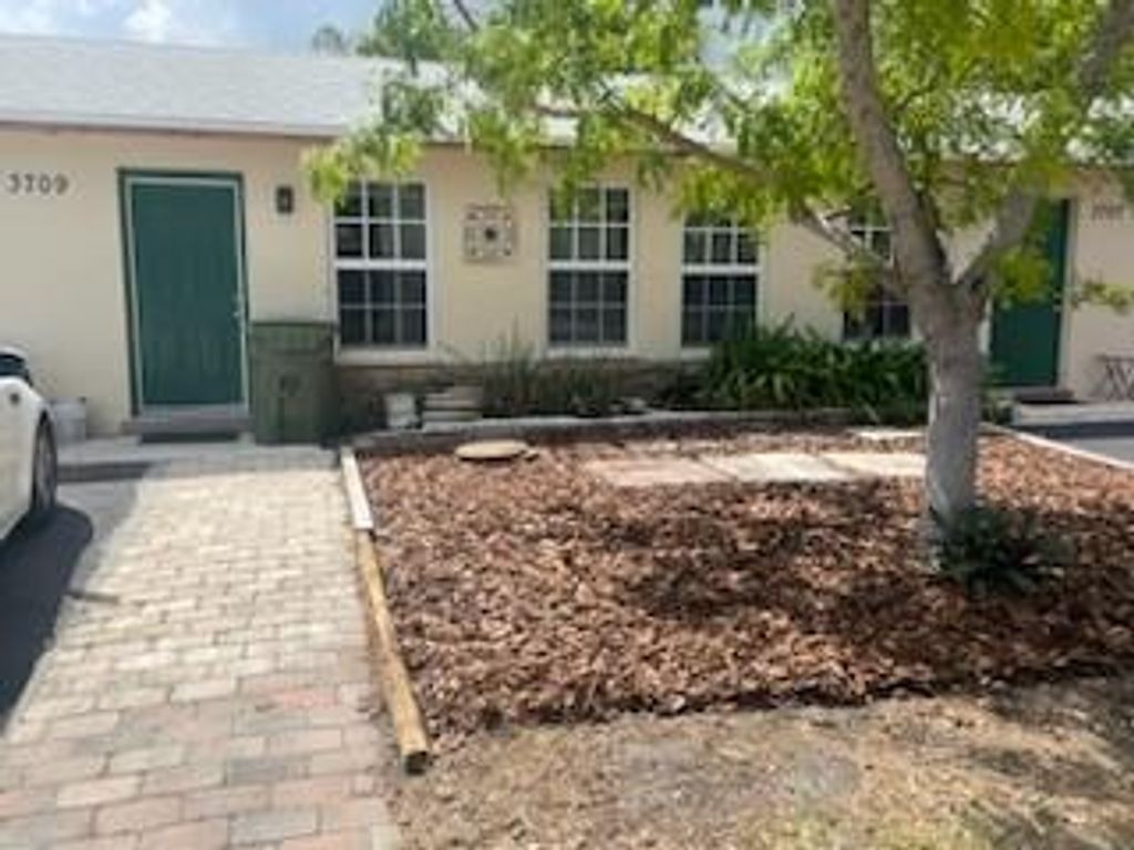 Photo of 3709 Patio Court, Palm Springs, FL 33461 (MLS # F10496562)