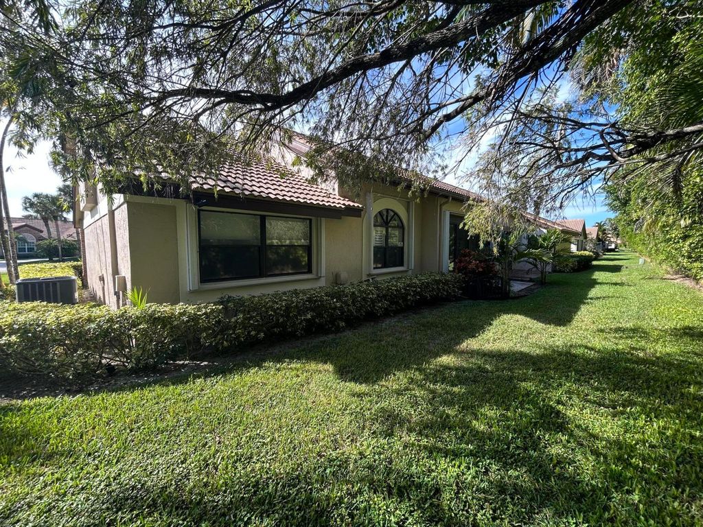 Photo of 7207 Le Chalet Boulevard, Boynton Beach, FL 33472 (MLS # B26007619)