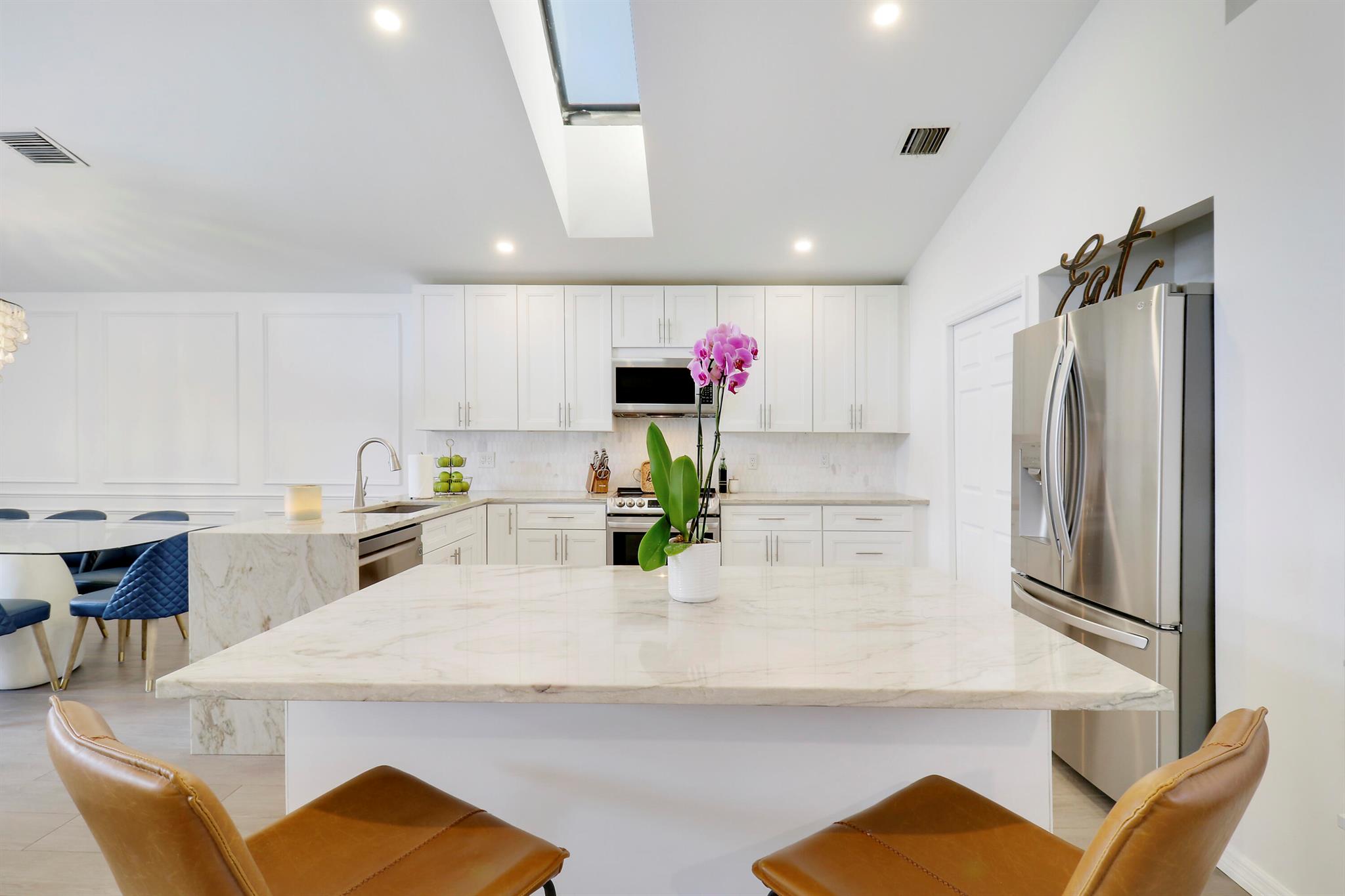 1931 Oak Berry Circle