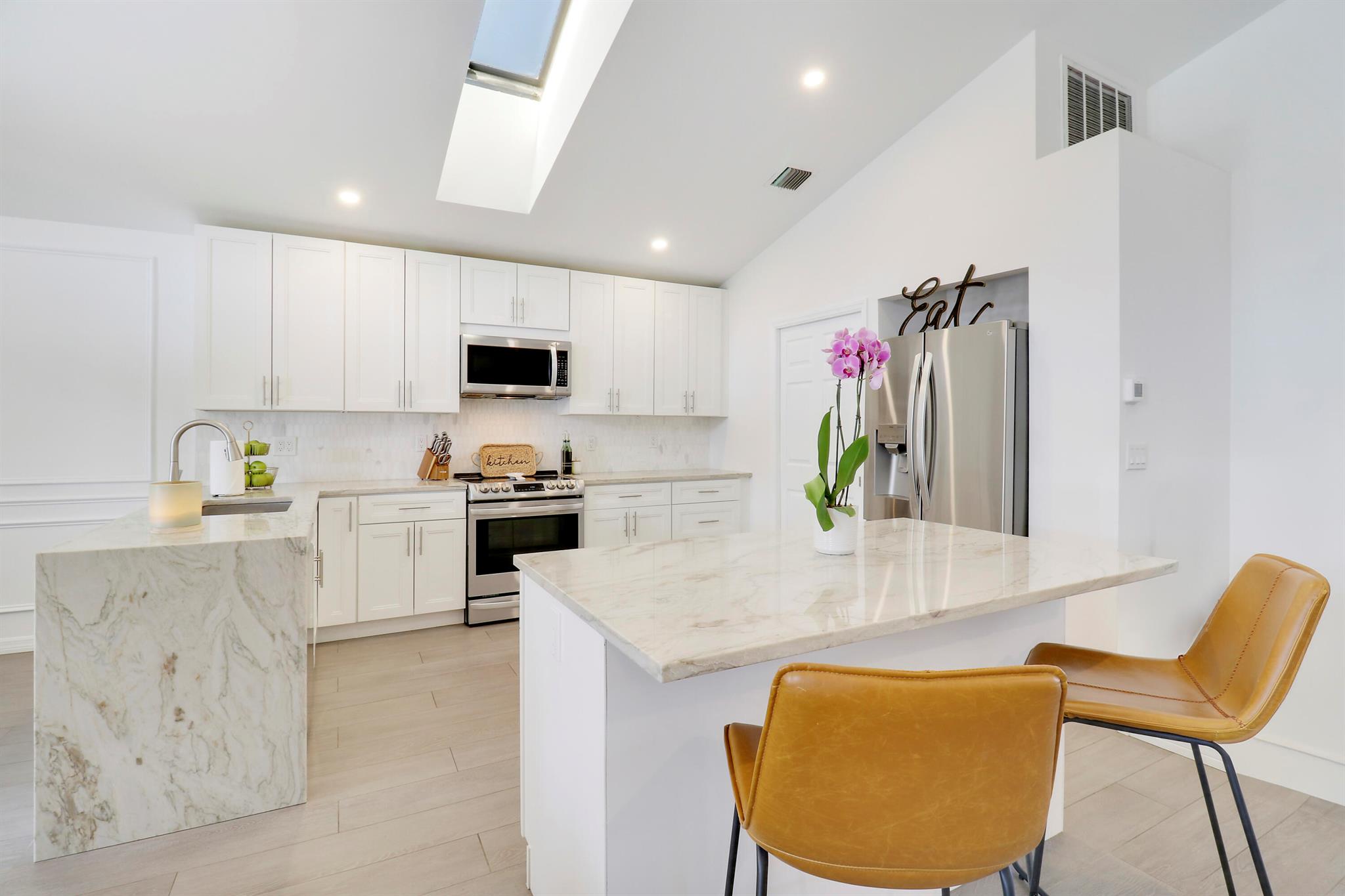 1931 Oak Berry Circle