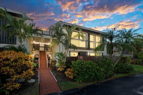 Photo of 3225 S Lakeview Circle #22-202, Fort Pierce, FL 34949 (MLS # B26015326)