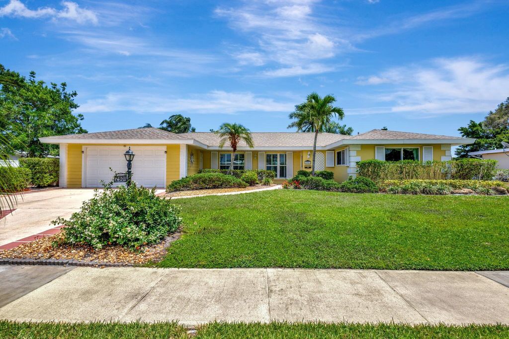 Photo of 2901 SE San Jeronimo Road, Port Saint Lucie, FL 34952 (MLS # R11088183)