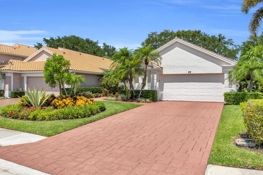 Photo of 717 Pinehurst Way, Palm Beach Gardens, FL 33418 (MLS # R11056742)