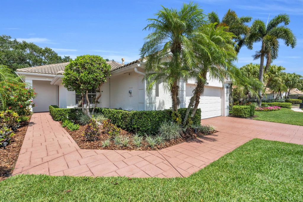 Photo of 717 Pinehurst Way, Palm Beach Gardens, FL 33418 (MLS # R11056742)