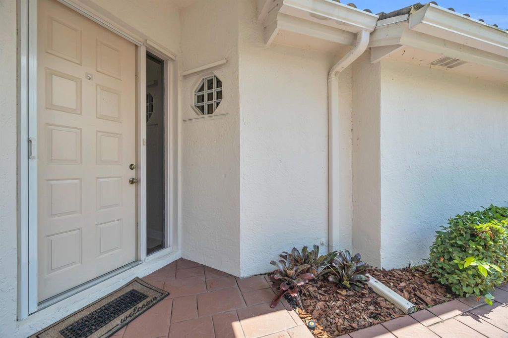 Photo of 717 Pinehurst Way, Palm Beach Gardens, FL 33418 (MLS # R11056742)