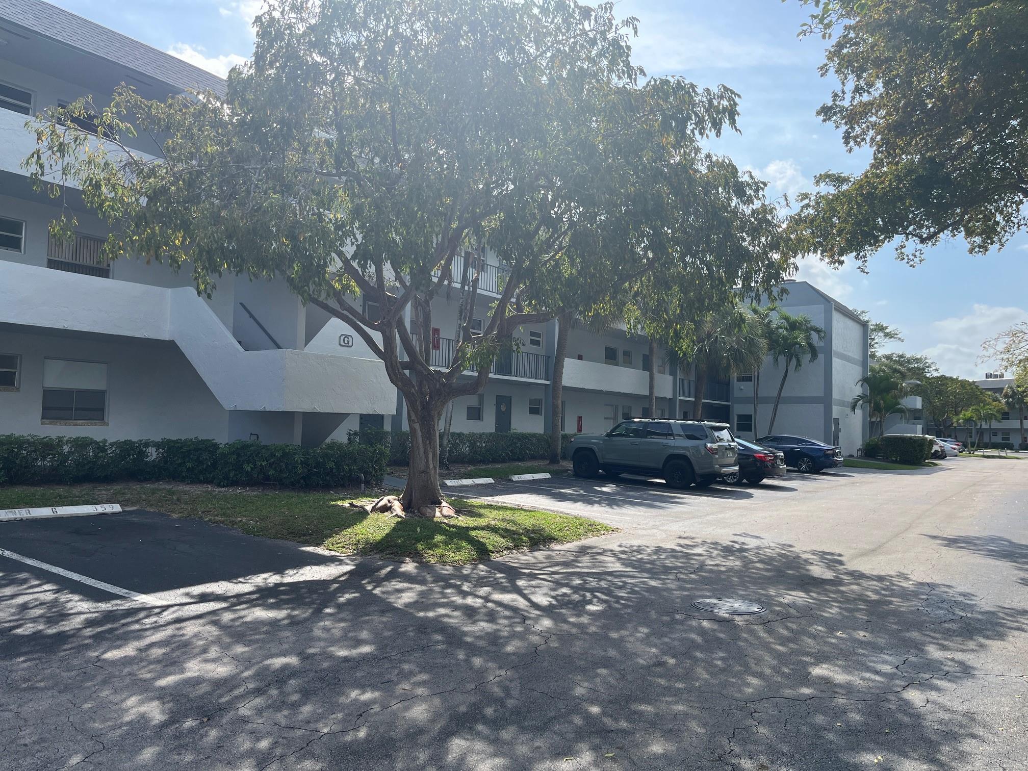 8360 Sands Point Blvd 305