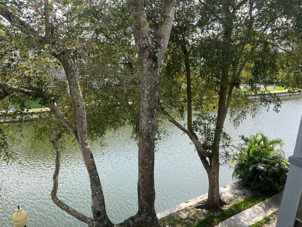 8360 Sands Point Boulevard 305