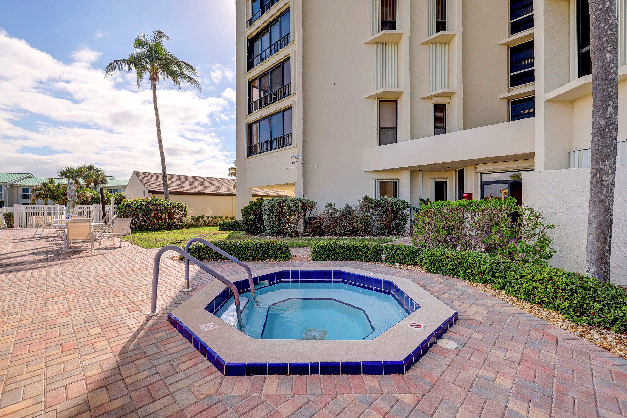 OCEAN VILLAGE - Residential